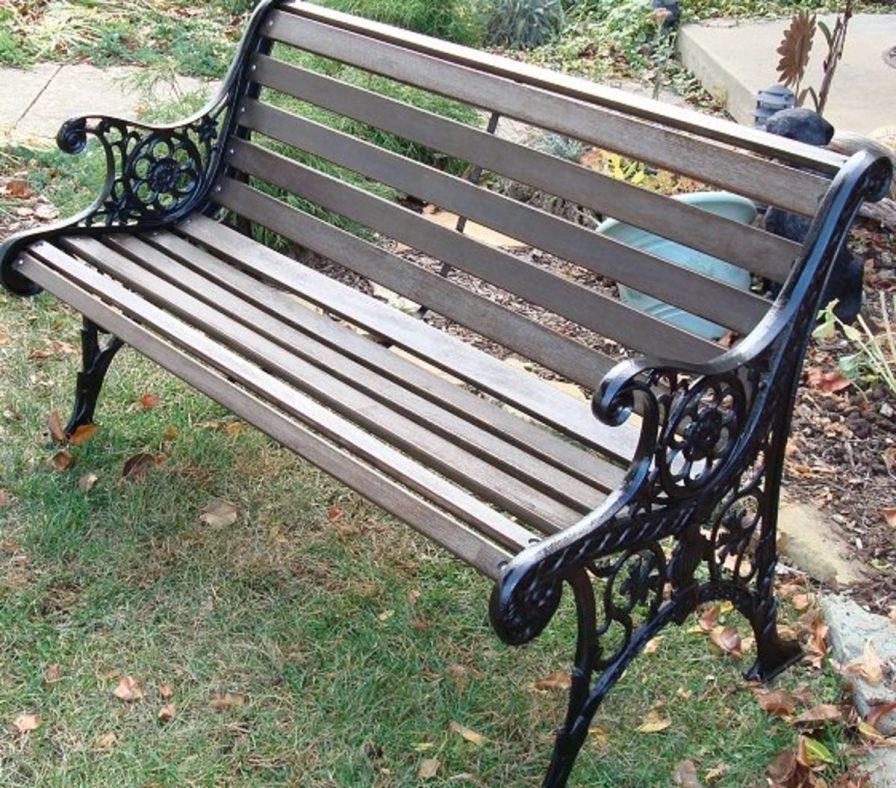 diy-restore-a-garden-bench[1]